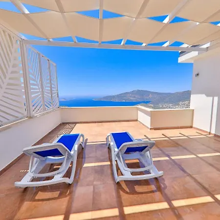 Hotel 3 Bedrooms With Sea View Private Pool And Jacuzzi At 3 Km Away From The 4*